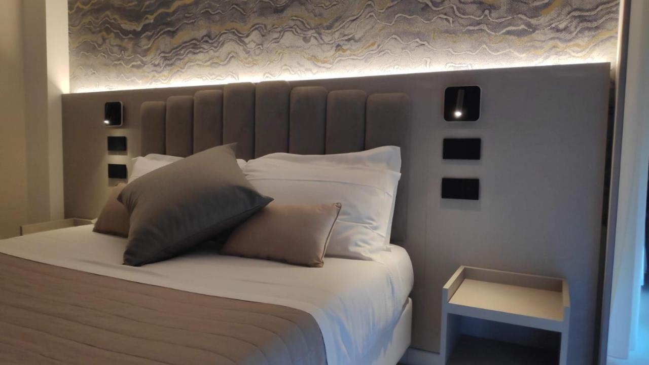 Hotel Ascot ริชชิโอเน ภายนอก รูปภาพ