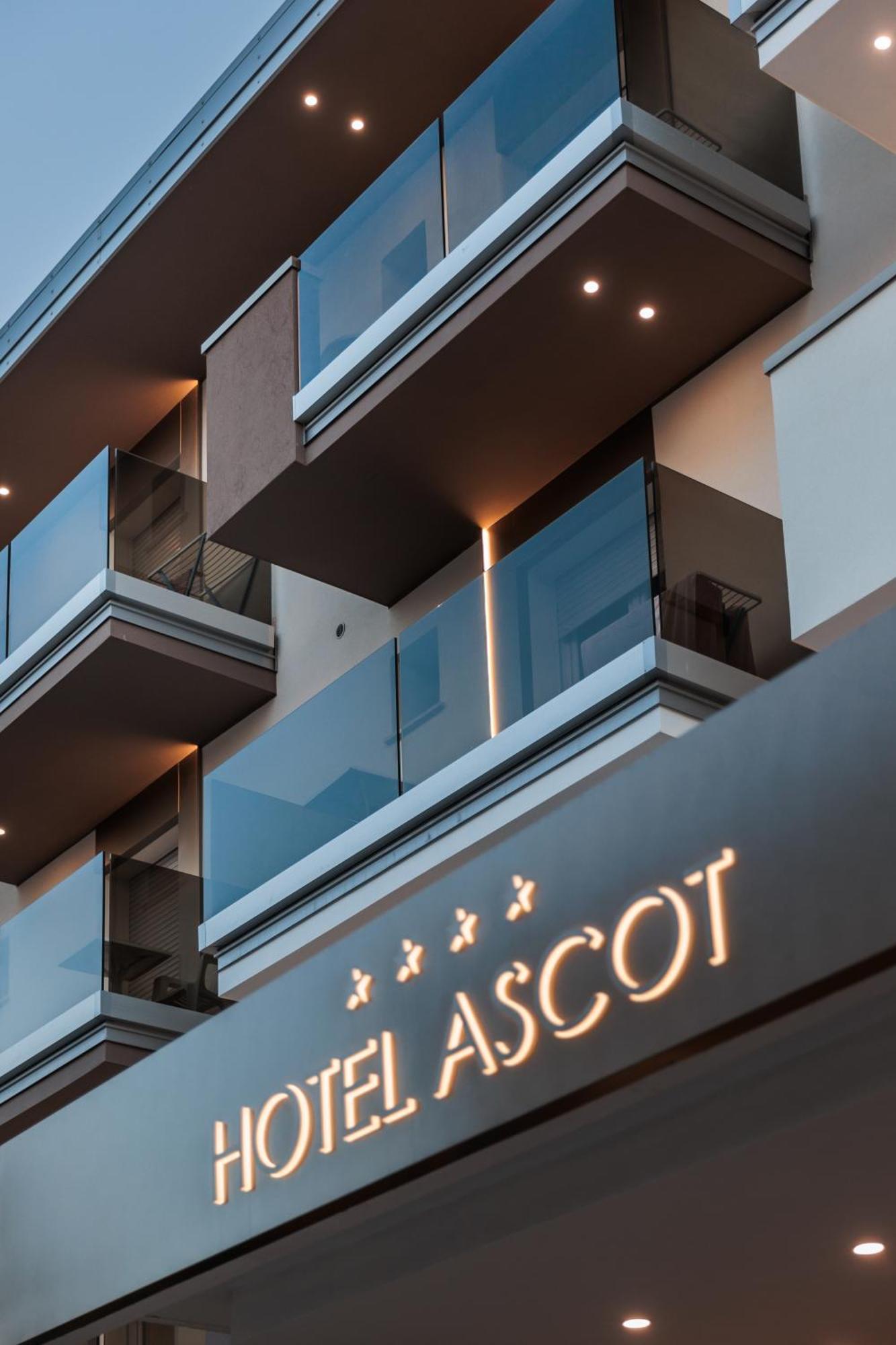 Hotel Ascot ริชชิโอเน ภายนอก รูปภาพ