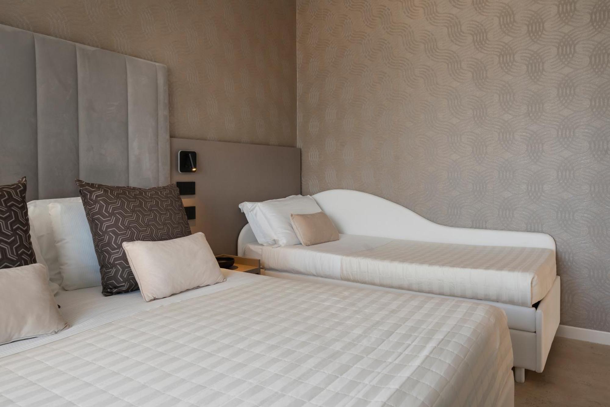 Hotel Ascot ริชชิโอเน ภายนอก รูปภาพ